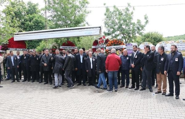 'Oflu İsmail'in oğlu Hasan Hacısüleymanoğlu toprağa verildi