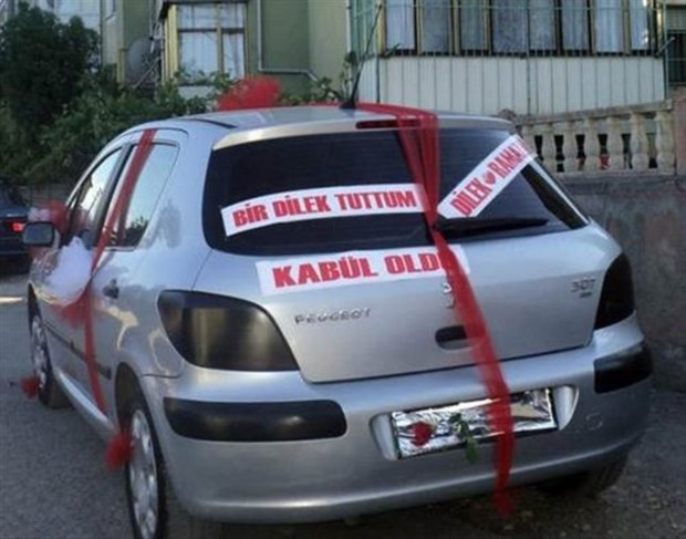 Gelin arabalarındaki ilginç yazılar