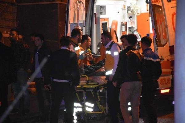 İstanbul'da gece yarısı silahlı kavga !