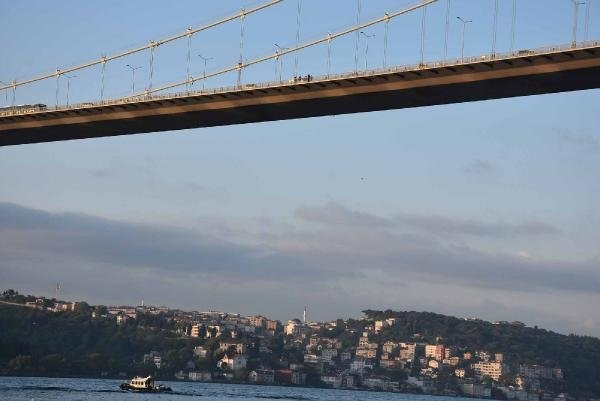 Boğaziçi Köprüsü'nde İntihar Girişimi