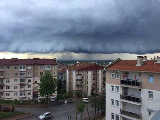 Edirne'deki bu görüntü uçak düşürebilir
