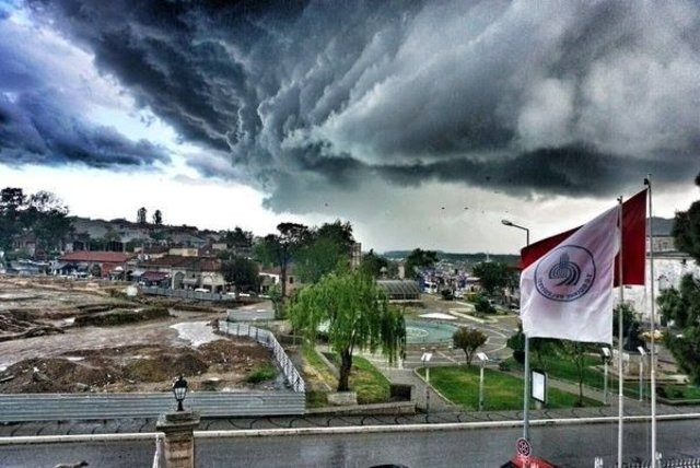 Edirne'deki bu görüntü uçak düşürebilir