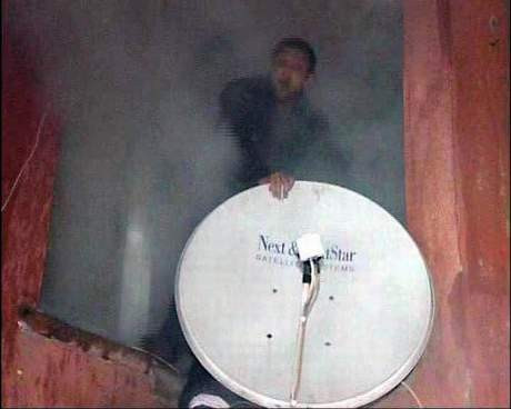 Yangından zor kurtuldular
