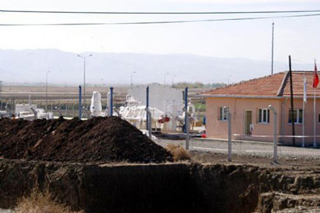 Okul yanında bomba !