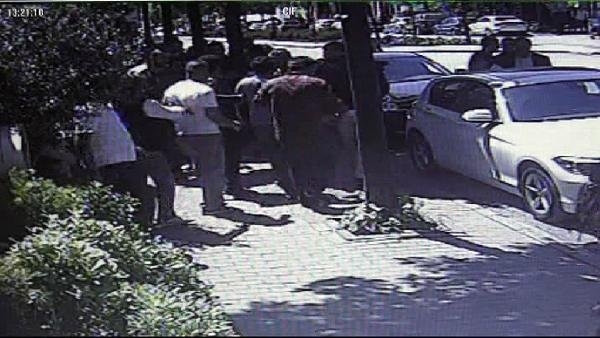 Kafeyi Basıp Savaş Alanına Çevirdiler