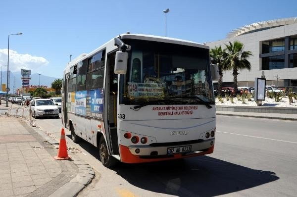 5 yaşındaki oğlunu midibüste unuttu