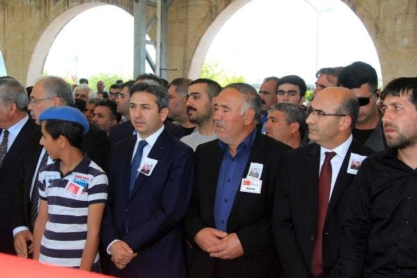 "Kürtçülük yapanın Allah belasını versin"