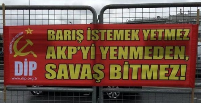 1 Mayıs eylemlerinde dikkat çeken pankartlar