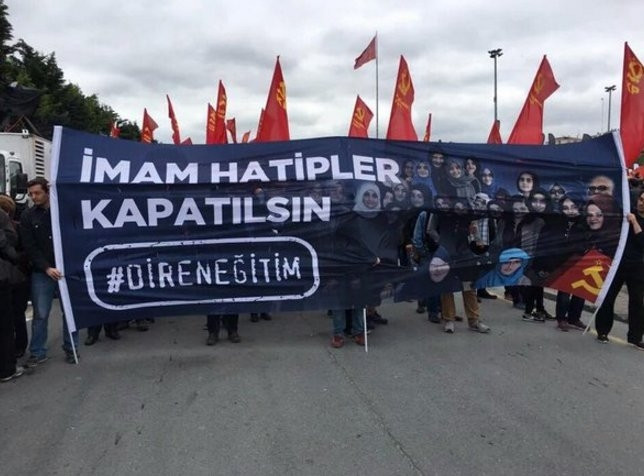 1 Mayıs eylemlerinde dikkat çeken pankartlar