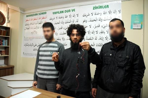 ''Cehenneme gideceksiniz kafirler'' diyerek 2 polisi