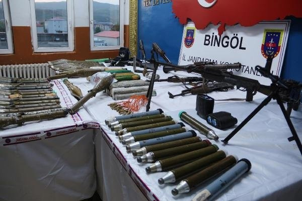 Bingöl'de PKK'nın cephaneliği ele geçirildi