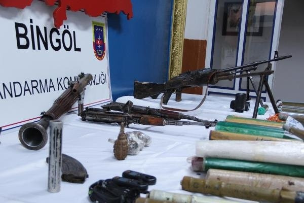 Bingöl'de PKK'nın cephaneliği ele geçirildi