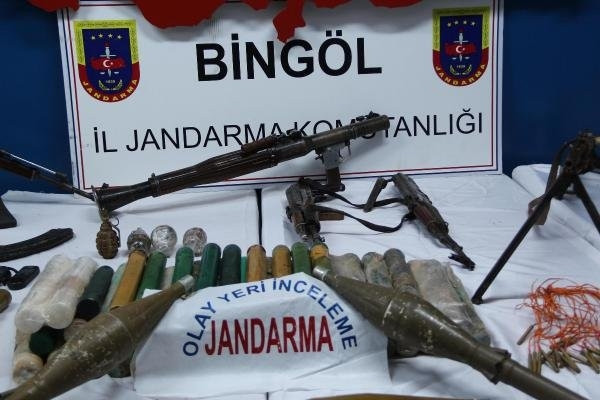 Bingöl'de PKK'nın cephaneliği ele geçirildi