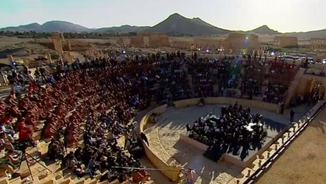 IŞİD'in yakıp yıktığı kentte konser