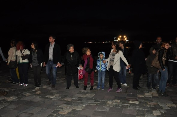 İzmir'de 17 kilometrelik laiklik zinciri