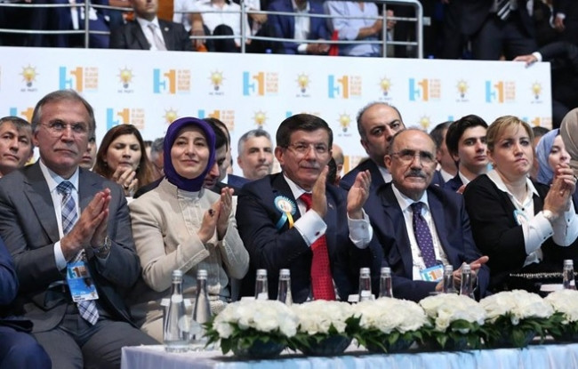 AK Parti yenileniyor! İşte değişecek isimler