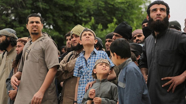 Homoseksüel diye çatıdan attılar