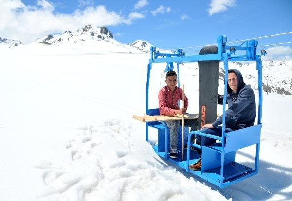 Dağa teleferik sistemi kurdu