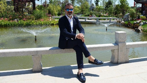 Eski bakanın yeni imajı görenleri şaşırttı