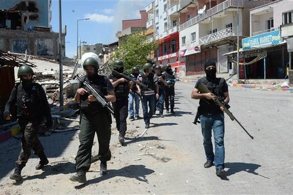 Şırnak'ta 2 mahallede operasyonlar sürüyor