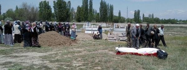 Bursa bombacısı Iğdır'da gömüldü