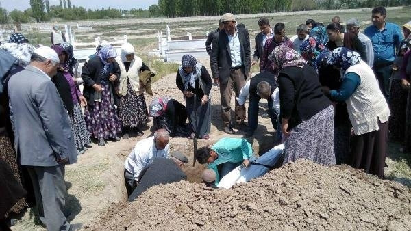 Bursa bombacısı Iğdır'da gömüldü
