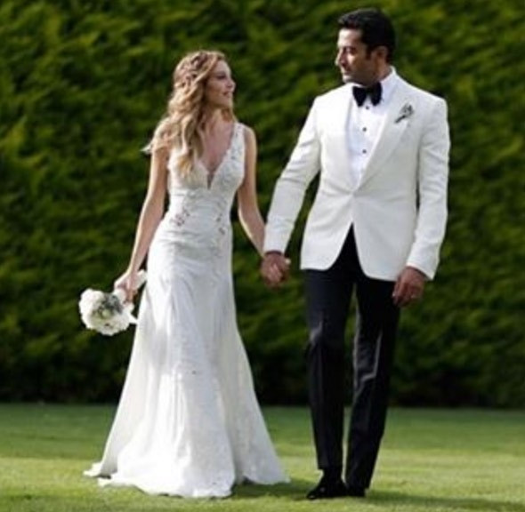 Kenan İmirzalıoğlu'ndan Sinem'e 480 bin TL'lik gerdanlık
