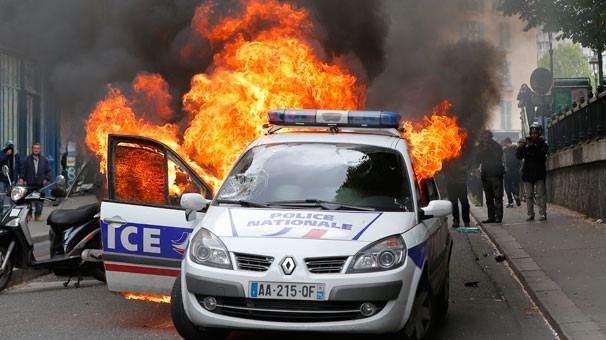 Paris sokakları alev alev !