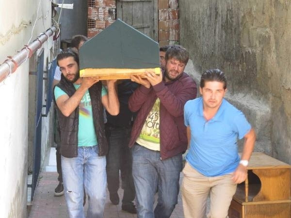 5 yaşındaki oğlunu öldürdü !