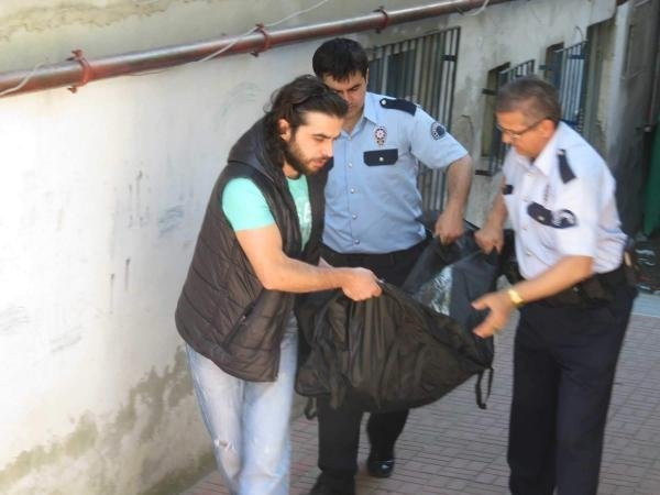 5 yaşındaki oğlunu öldürdü !
