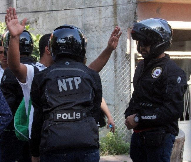 Adana sokaklarında özel timler göreve başladı