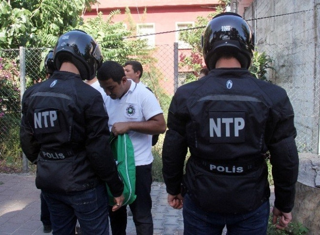Adana sokaklarında özel timler göreve başladı