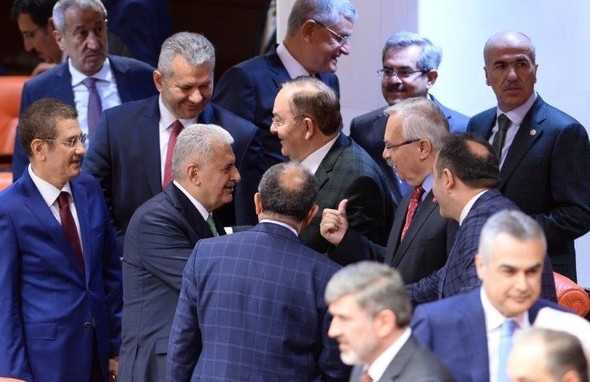 Meclis'te Binali Yıldırım'a büyük ilgi