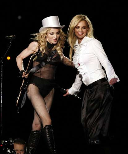 Britney Madonnaya özendi