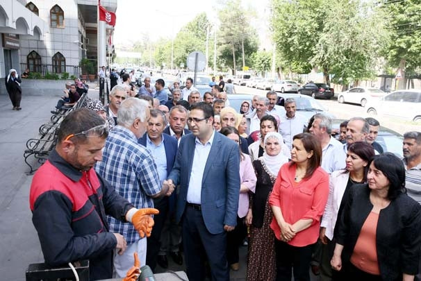 Sur ilçesine giden HDP'lilere soğuk duş