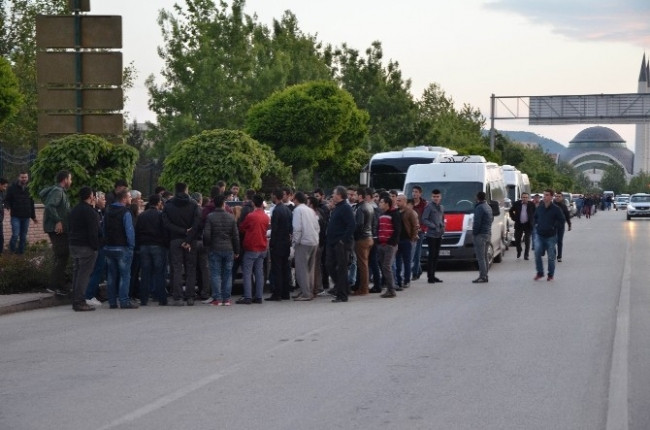 Şehit evine 150 kişilik taziye konvoyu