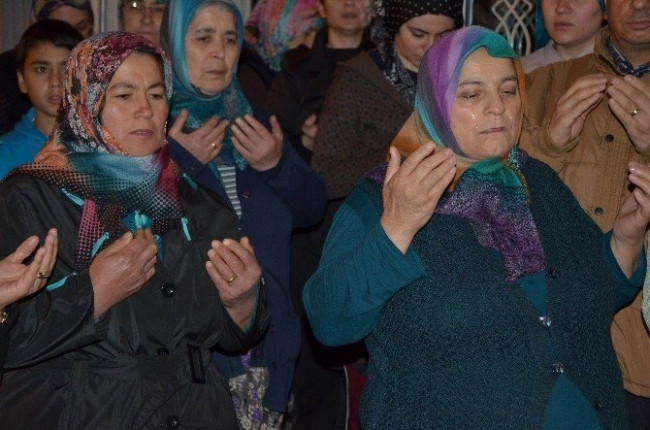 Şehit evine 150 kişilik taziye konvoyu