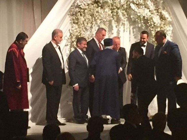 Cübbeli Ahmet'ten düğün açıklaması: Gelinlik giymesine rızam yoktur
