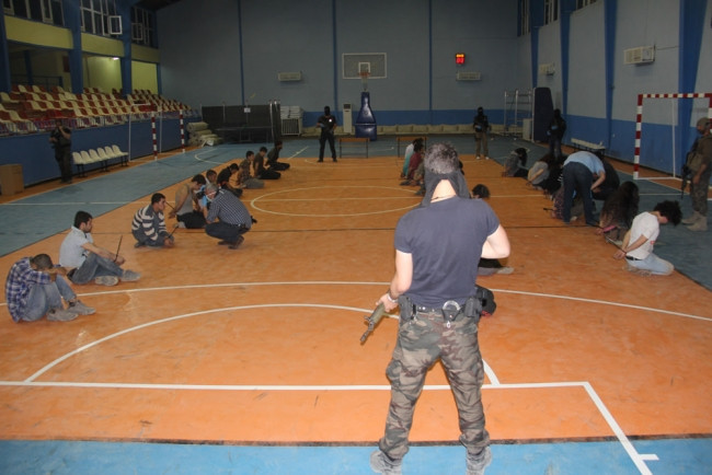 Pişmanlık mektupları yazan PKK'lı kız ailesiyle buluştu