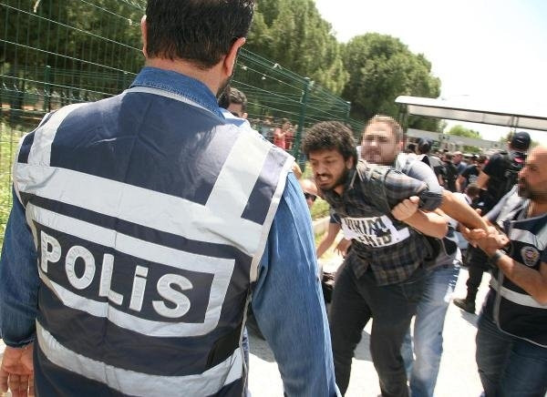 Ege Üniversitesi karıştı: 17 gözaltı