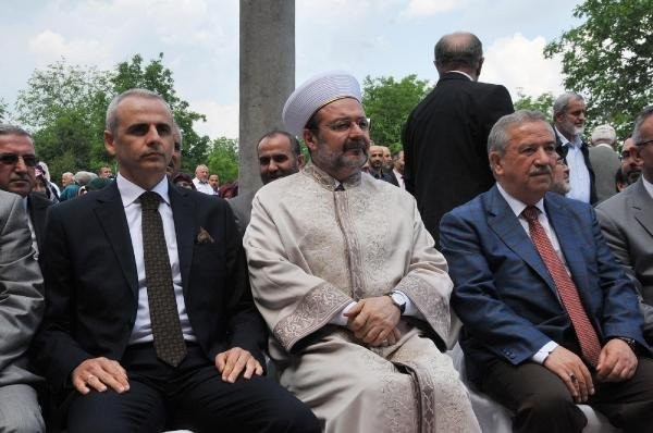"Tüm Müslümanlığın umutları bize bağlı"
