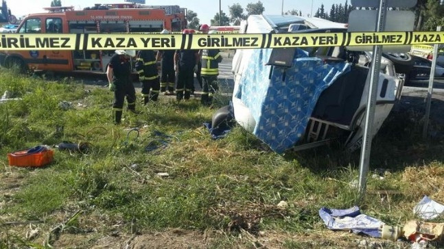 Öğrenci servisi kaza yaptı: Ölü ve yaralılar var