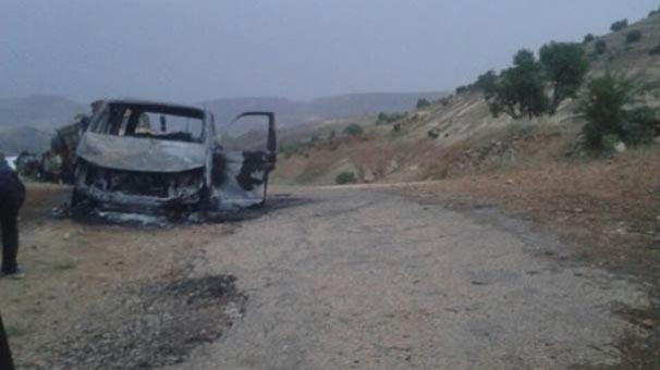 PKK'lılar muhtarı infaz edip ateşe vermiş !