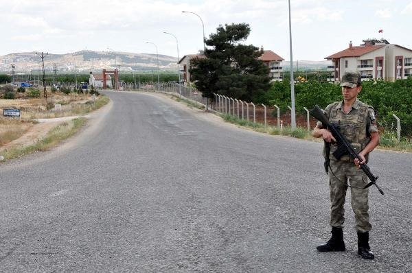 Gaziantep'e roket mermisi düştü