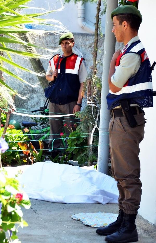 Eski eşini Bodrum'da bulup öldürdü