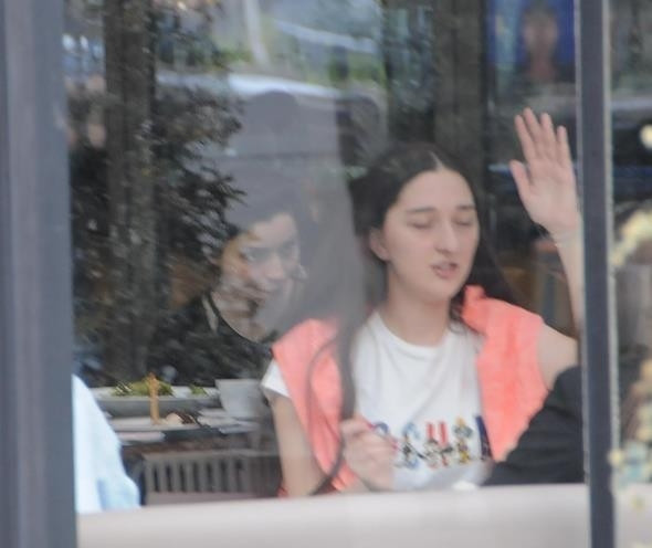 Makyajsız Merve Boluğur'un panik anları