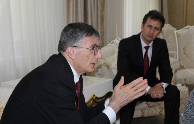 Prof. Dr. Aziz Sancar eline kına yaktı bakın neden!