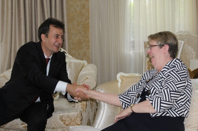 Prof. Dr. Aziz Sancar eline kına yaktı bakın neden!