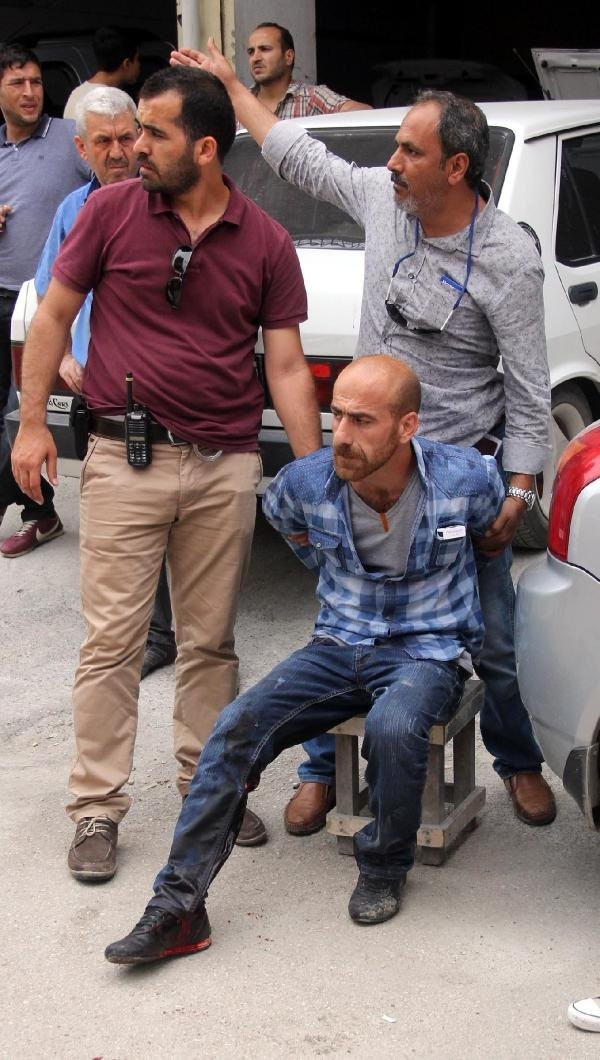 Çifte tabancalı suç makinesi polisle çatıştı
