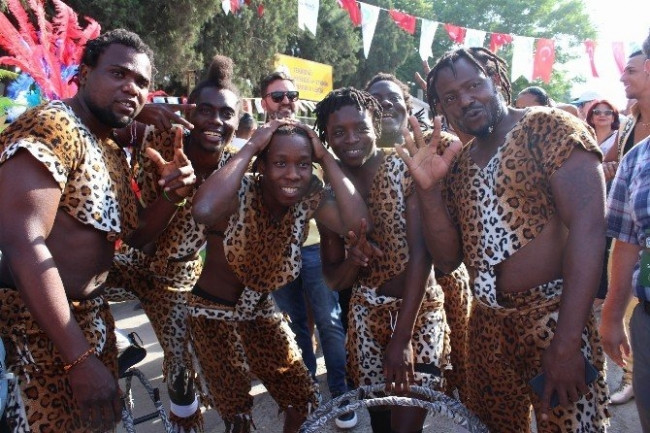 Rio Karnavalı gibi Kiraz Festivali